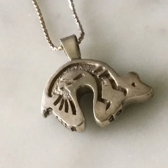Vintage Charlie Bowie Reversible Bear and Kokopelli Navajo Pendant - Picture 6 of 15